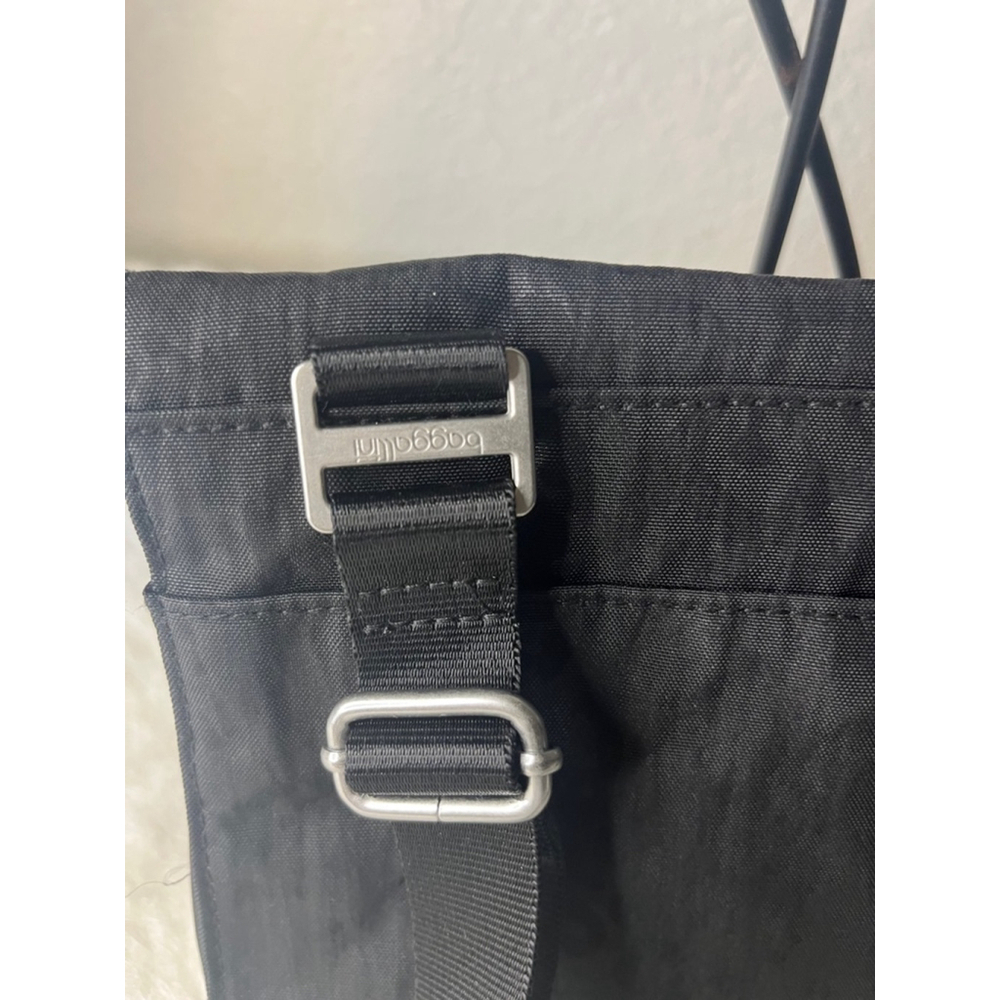 Baggallini Venture Nylon Crossbody Bag Purse Black - Picture 4 of 9